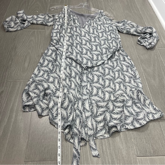 Joie Isaline Feather Cold Shoulder Mini Dress Gray White Print Silk Tie Belt XXS - Picture 15 of 15